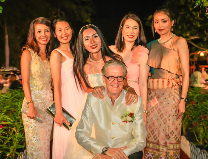 Jo laid seize by Noi and her closest friends.