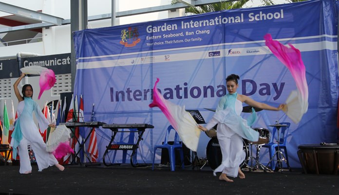 IB students staged a graceful dance.