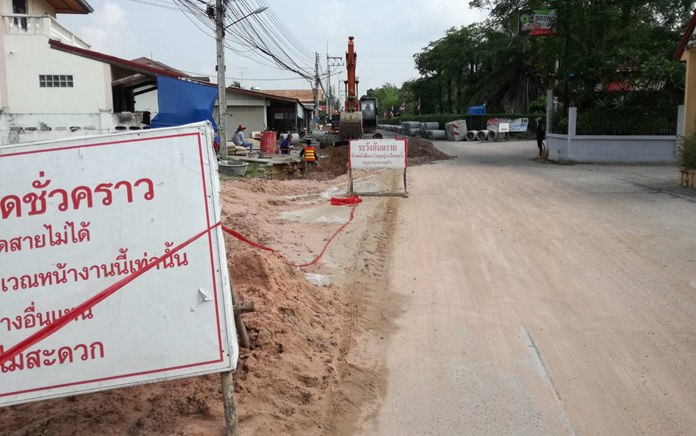 Nongprue is spending 3 million baht to install new drainage pipes on Mabtato Road between Ban Chang and Lamrang.
