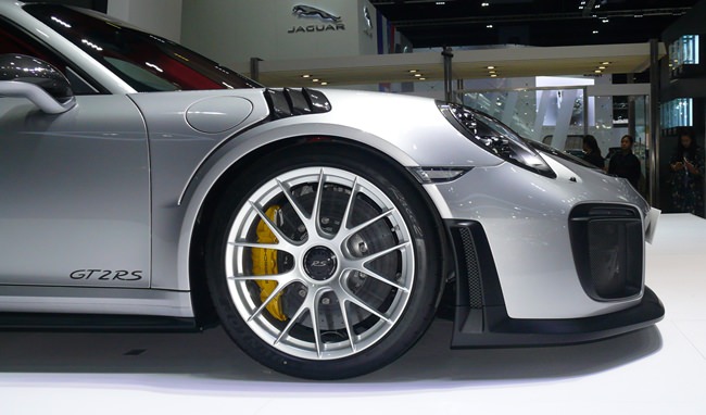 Porsche GT2 RS.