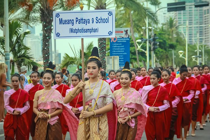 Pattaya School 9 look stunning dressed in bright red and pink.