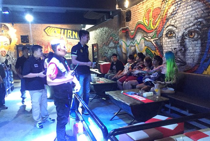 Banglamung authorities and Pattaya police arrested 19 people in raids on the Bern Club on Soi Buakhao and the Longmase Karaoke on Third Road, both clubs operating after hours.