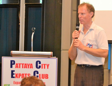 MC Ren Lexander introduces Pattaya Players’ Doug Campbell and Luz Welmans before their performance of A.R. Gurney’s “Love Letters.”