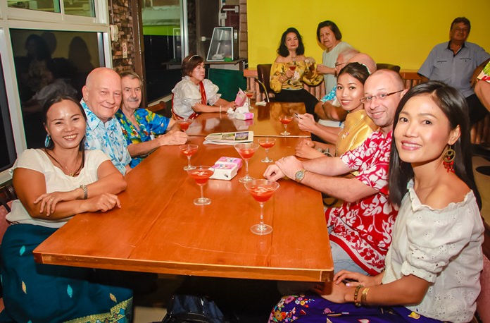 Members of the Rotary Club Eastern Seaboard and the Rotary Club of Plutaluang enjoying the party.