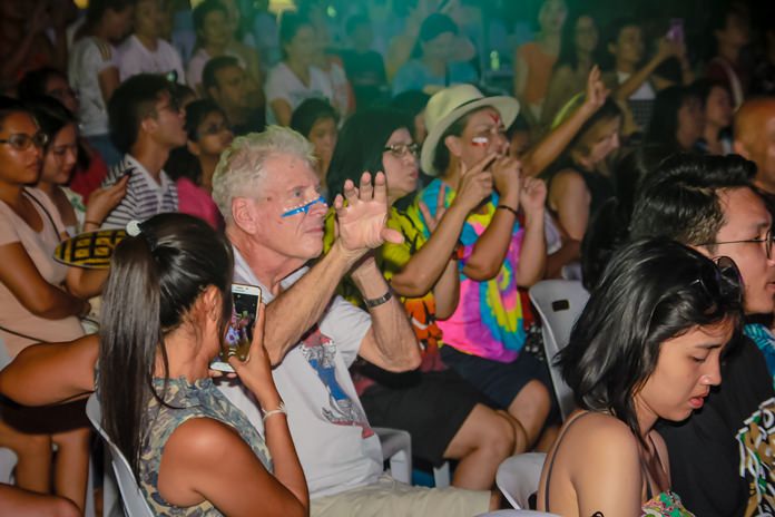 Even foreigners couldn't resist a dance to traditional Thai music. 