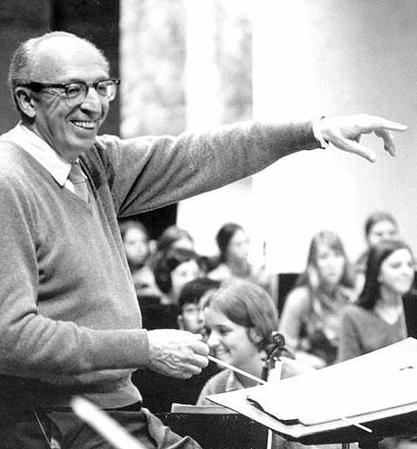 Aaron Copland rehearsing the Arts Academy Orchestra in 1967.