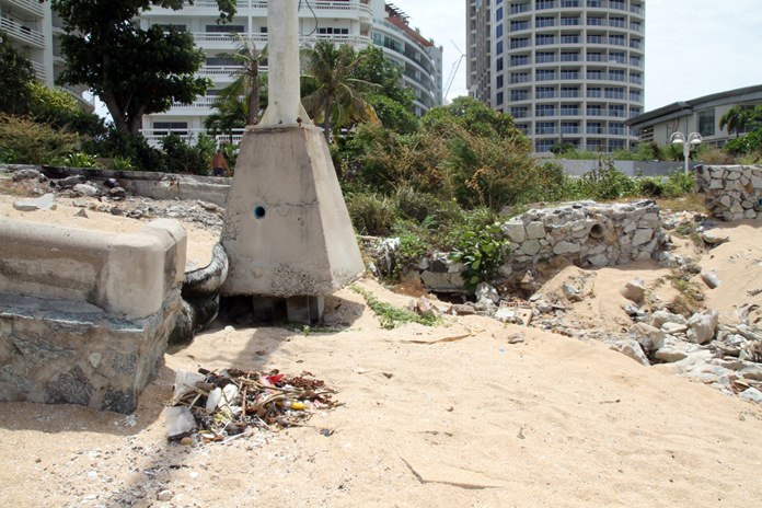 Four years after Pattaya poured tens of millions of baht into renovating Yim Yom Beach, the Pratamnak Hill shoreline is a mess again, a victim of neglected maintenance.