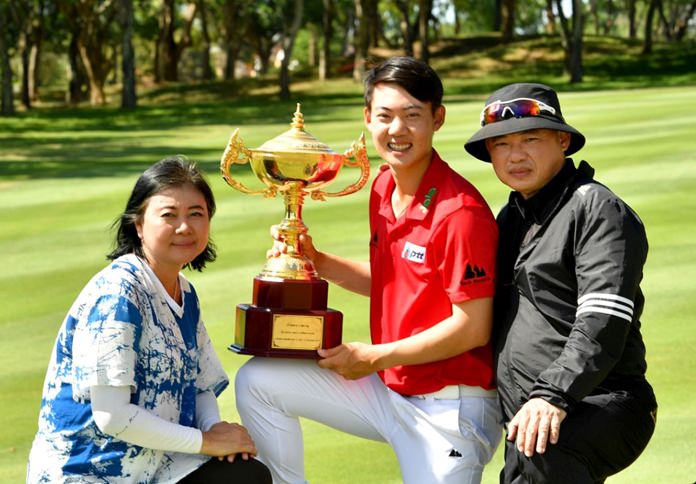 Thai golfer Jazz Janewattananond (center) poses with his parents as he holds the trophy following his victory in the Asian Tour Queen’s Cup at Phoenix Gold Golf and Country Club in Pattaya, Sunday, July 1. (Photo/Asian Tour)