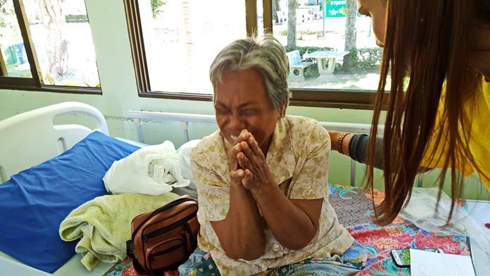 Suang Singhaklangpol was brought to the Banglamung Home for the Elderly, given a medical and mental checkup and offered a room.