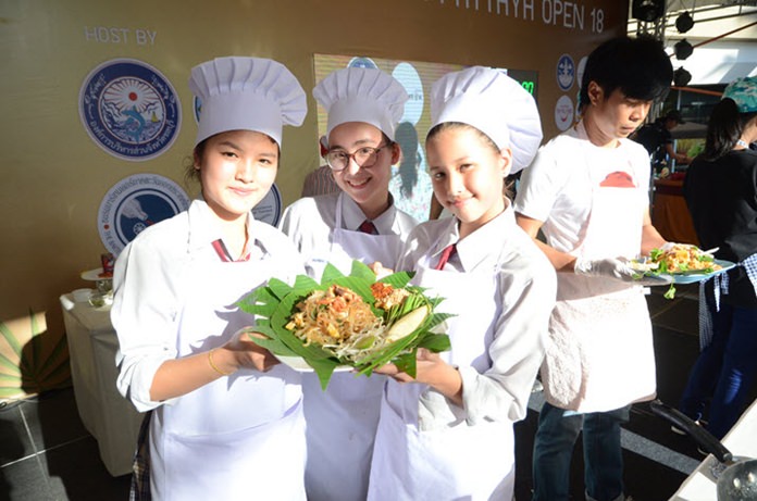 Satit Udomseuksa took the “Cooking Competition - Cocktail Flair Pattaya Open 2018” by storm as they chopped, sautéed and cooked ‘Pad Thai’ against six other adult teams.