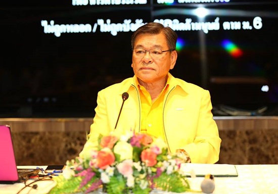 Deputy Mayor Vichien Pongpanit opened a training session for social workers, community leaders and students on how to spot and report human traffickers.