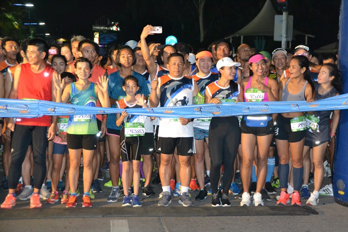 Athletes line up at the start for the quarter-marathon race.