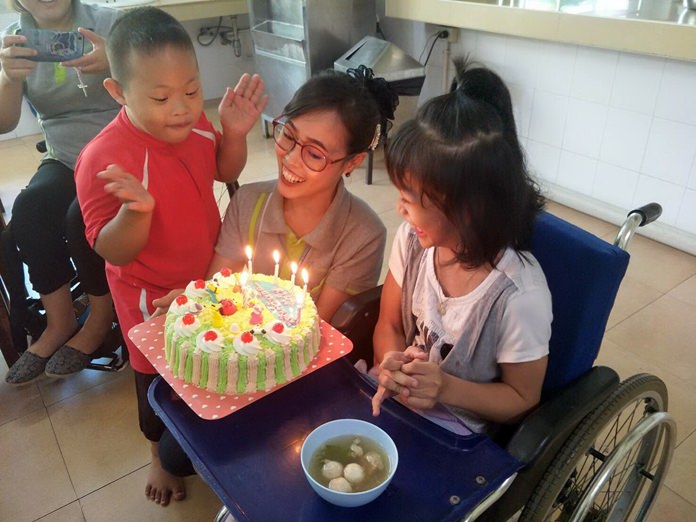 Fahsai’s birthday cake brings joy to the entire home.