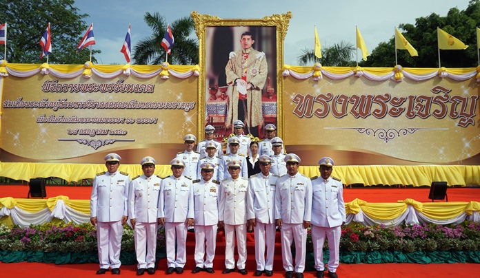 Loyal subjects all over the kingdom joined together as one to pray and make merit Saturday July 28 to mark the 66th birthday of HM King Maha Vajiralongkorn Bodindradebayavarangkun. In Pattaya, the ceremonies were chaired by Banglamung District Chief Naris Niramaiwong who led the public in presenting alms to 67 monks with residents paying their respects to HM King Rama X and also praying for the good health of HM Queen Sirikit. 