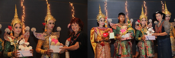After a most thrilling Khon performance, the artists receive gifts of appreciation from Elfi Seitz and Nittaya Patimasongkroh.