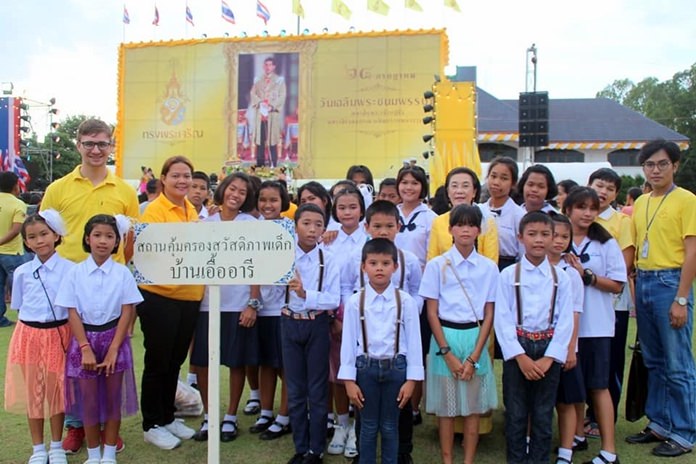 The Human Help Network Thailand helped mark HM the King’s 66th birthday by joining the blessings ceremony at the Huay Yai Sub-district office.