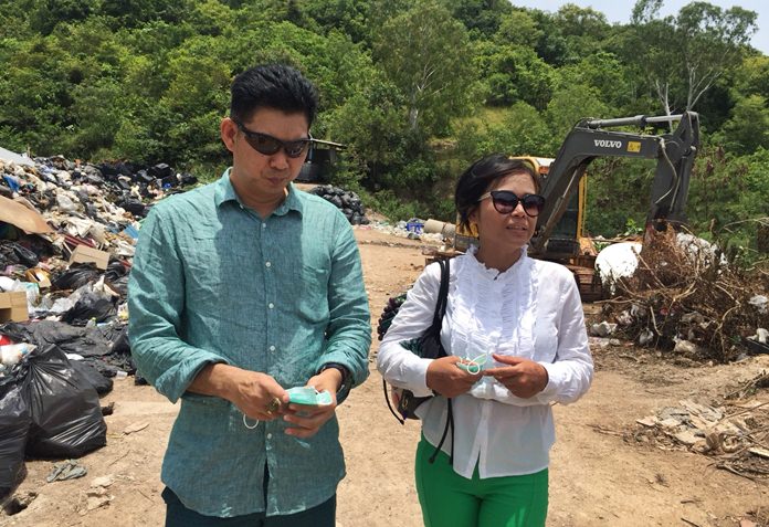 A group of Facebook garbage activists visited Koh Larn to see the island’s trash crisis, offering to see if they could help.
