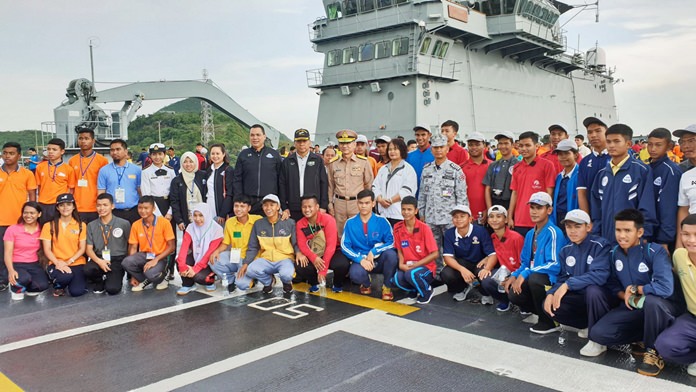 More than 2,500 students from Thailand’s troubled Deep South were given a tour of Thailand’s only aircraft carrier.