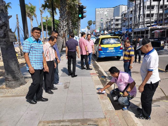 Having already demolished parts of the Pattaya Beach footpath to let floodwaters through, Pattaya officials are now doing the same in Jomtien Beach.