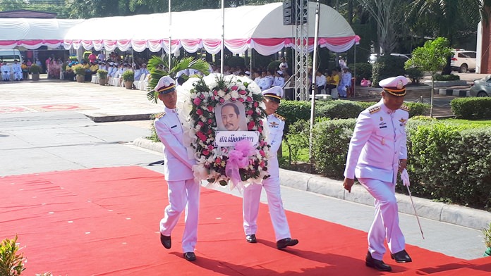 Pol. Col. Apichai Kroppech, Superintendent of Pattaya Police, takes part in the wreath laying ceremony for HM King Chulalongkorn, King Rama V.
