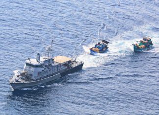 Navy seizes 2 Vietnamese fishing boats