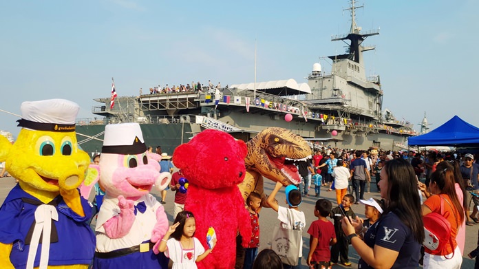 At Sattahip Naval Base, the new HTMS Bhumibol Adulyadej, HTMS Chakri Naruebet and HTMS Similan were all opened for tours.
