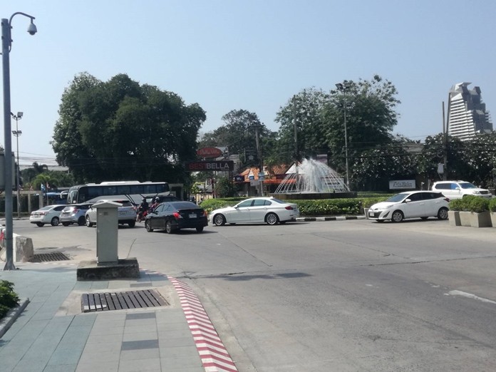The Dolphin Roundabout has been reopened in North Pattaya.