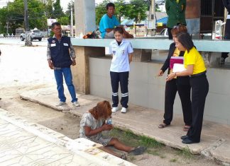4 days later, Sattahip authorities aid homeless outside district office