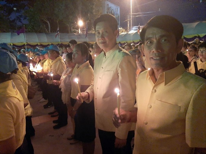 Humble observers light candles in the evening to wish HM the Queen a happy birthday.