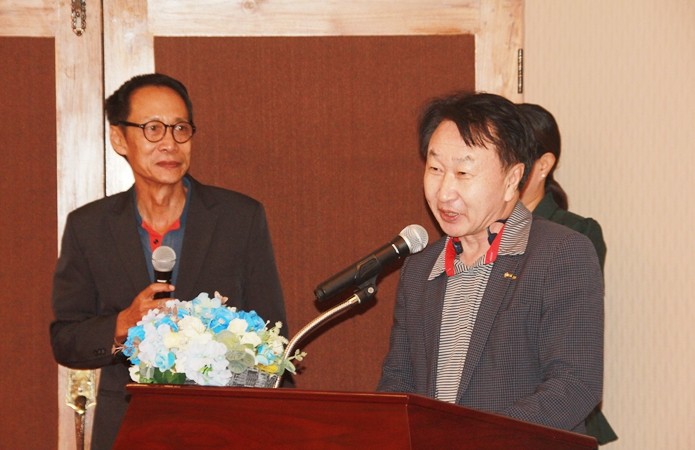 P.P. Dr. Jay Chung speaks about the project as President Vutikorn Kamolchote translates.