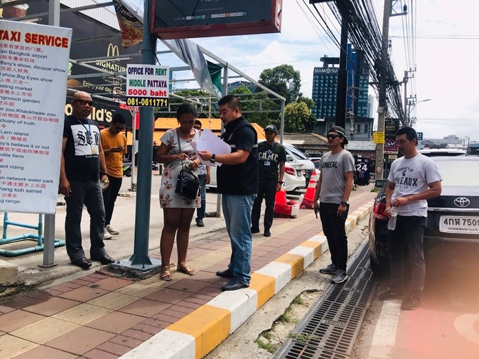 Police caught up with hotel manager Sathita Tie in front of a McDonald’s on Second Road after she allegedly stole more than 35,000 baht from an Argentine guest at a Pattaya hotel.