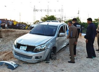 Pickup truck kills 2 pedestrians in Plutaluang