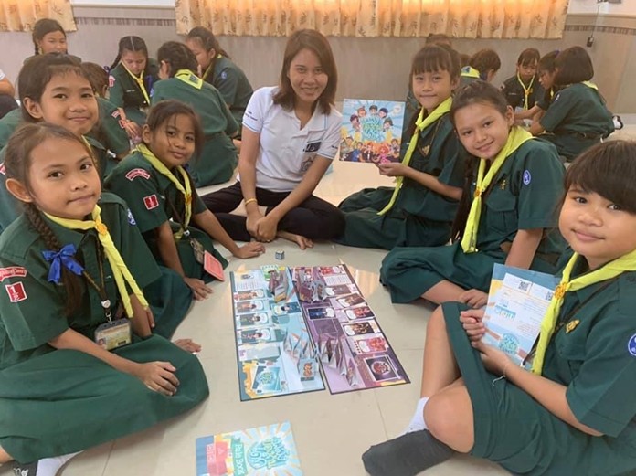 Kids sequence cards about children’s rights into four stacks and sort cards with safe and unsafe words.