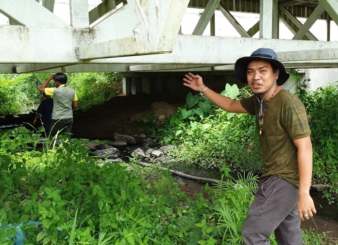 The 10-year old boy was discovered living rough under a bridge near the Tung Ai Lew canal in Najomtien.