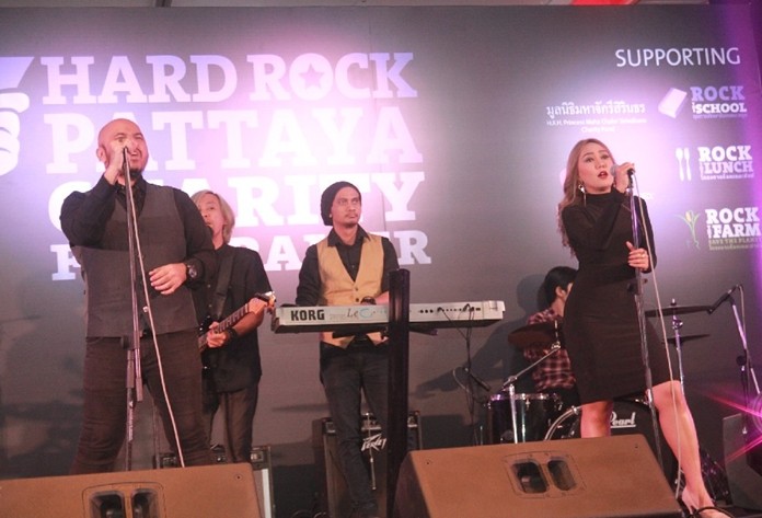 Hard Rock Café’s house band Nakita fills keeps the feet tapping during the breaks in action.