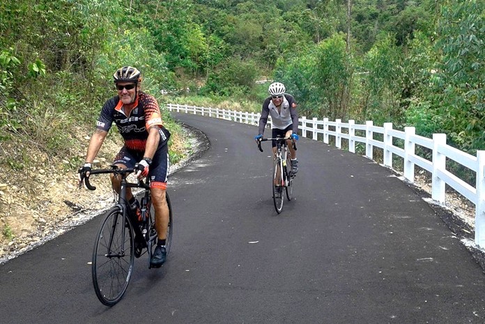 The path follows a 17- kilometer loop around the Siri Charoenwat Forest Plantation Project. (Photo/Wayne Sombat)