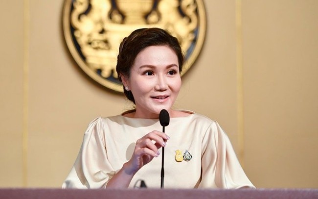 Government Spokesperson Naruemon Pinyosinwat is confident that Welfare Cards are beneficial to the public.