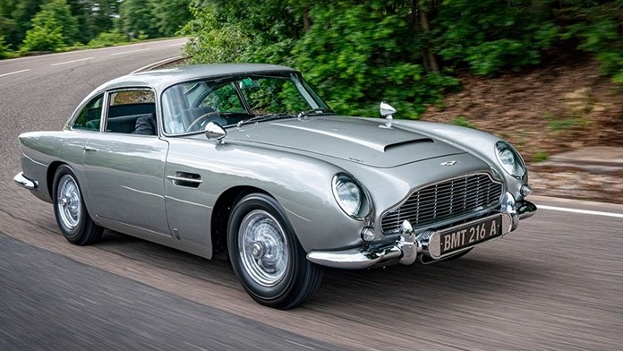 Aston Martin DB5 ex James Bond.
