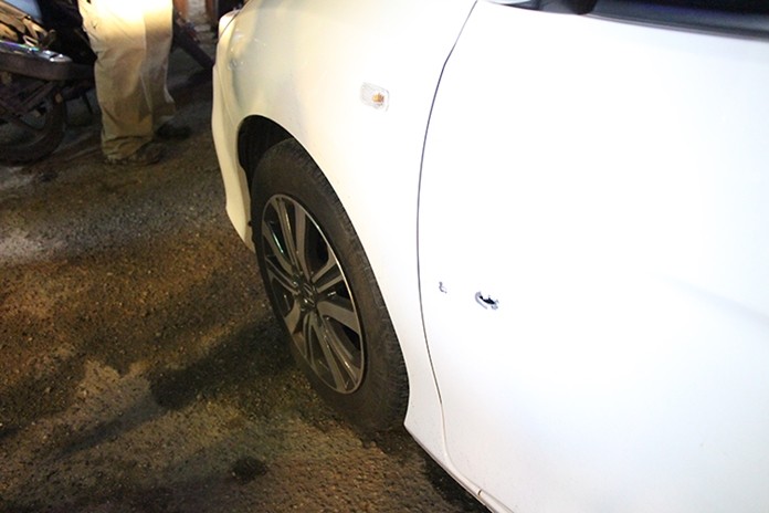 Eventually the suspect vehicle, now riddled with bullet holes and suffering 2 flats came to a halt close to the Morlam northeastern cultural zone on Pattaya Third Road.