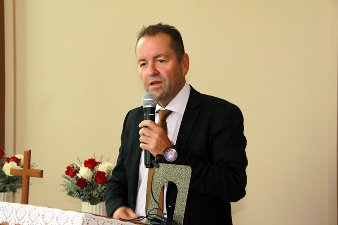 Jørn-Henning Theis, chairman of the board of the Seamans Church Norway addresses the gathering.