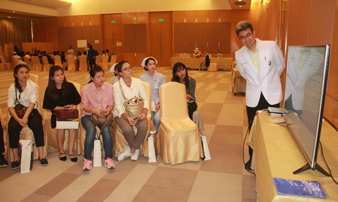 Caregivers tasked with taking care of heart attack victims received training in the latest rehabilitation management techniques at Bangkok Hospital Pattaya.