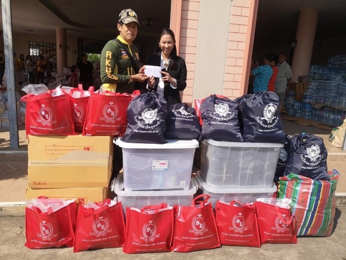 On 24th September 2019, Ms. Titipun Pettrakul, General Manager of Satit Udomseuksa School made a cash and general goods donation on behalf of the staff, teachers, parents and students, to the flood victims. She was joined by Mr. Tide Ekaphan Baranluekrit at the Ruam Kanyanyu Foundation - Disaster Prevention and Mitigation Center, Ubon Ratchathani area 13.