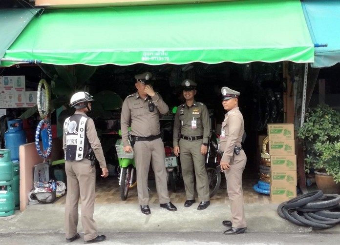 Nongprue police busted two unnamed motorcycle repair shops operating without proper licenses in front of Wat Suttawas near the Pattanakarn Road Junction.