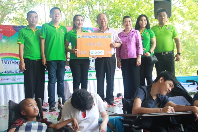 Lions Club of Pattaya Nongprue donate 5000 baht.