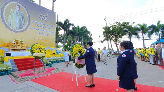 Public officials and private citizens throughout the kingdom gathered to do good deeds for society in memory of the late King Bhumibol Adulyadej on Oct. 13, the third anniversary of his passing. Shown here, members of the Thailand Red Cross in Sattahip lay a wreath in front of an image of their late great king. 