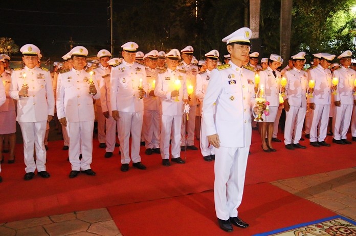 Government officials lead the public in a candlelight ceremony in the evening on Chulalongkorn Day, Oct. 23.