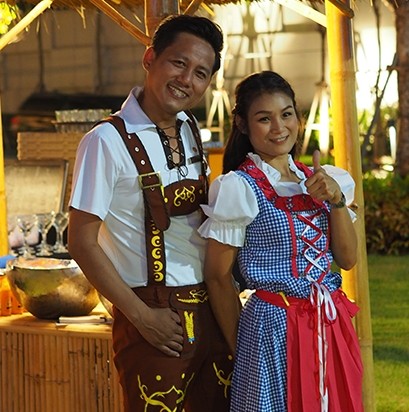 Amari male staff dressed in the traditional ‘lederhosen’ while the girls wore the exquisite ‘drindl’.