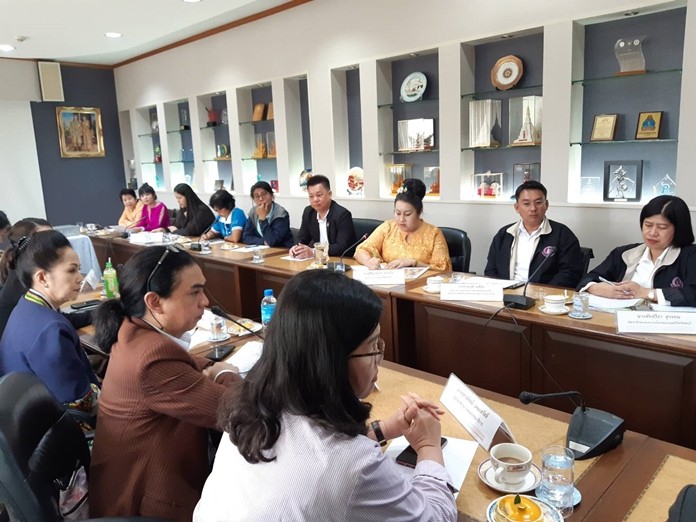 A group of concerned citizens met with local government officials at city hall Oct. 1 to discuss problems relating to gender sensitivity, sexual diversity and basic human rights.