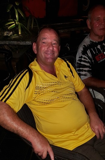 Stuart Tinkler (yellow shirt).