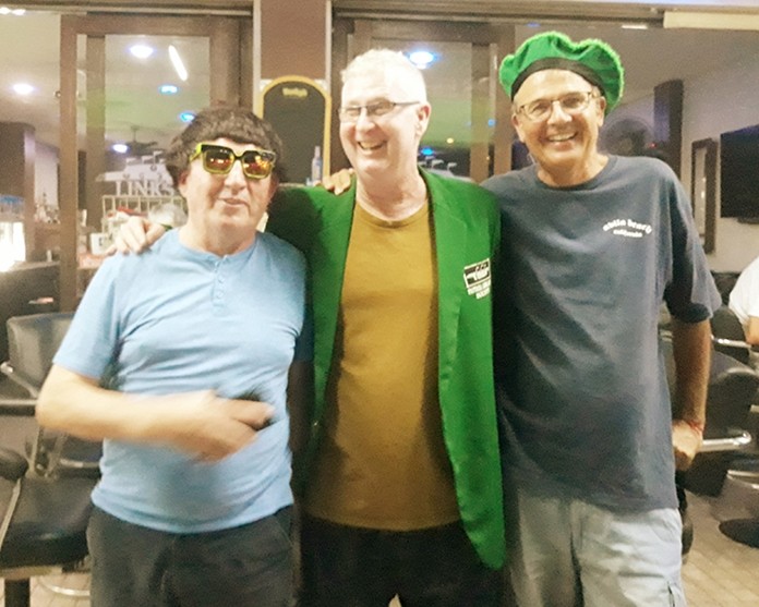 B flight winner Mike Tottenham with Ronnie Culross (L) and Niall Caven (R).